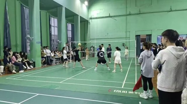 信息工程学院“青春践行党的二十大，强身健体展风采”男女混合气排球比赛圆满举办
