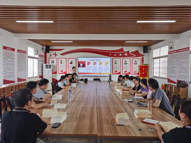 学深悟透增本领 凝心聚力担使命--信息工程学院教工支部开展专题党课